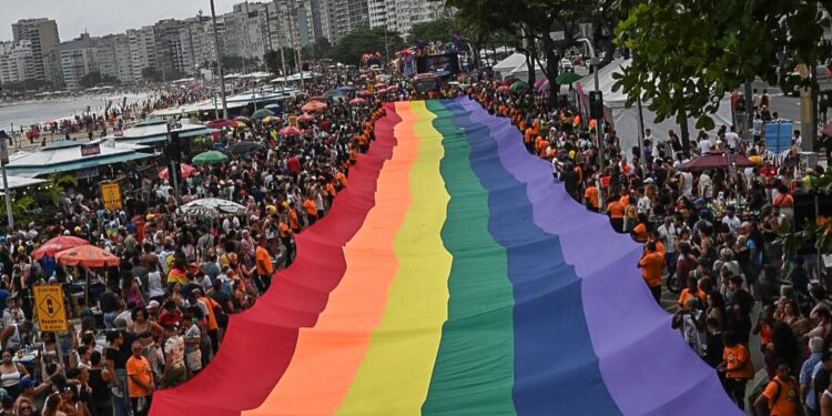 Parada do Orgulho LGBTI+ do Rio divulga tema de 2026